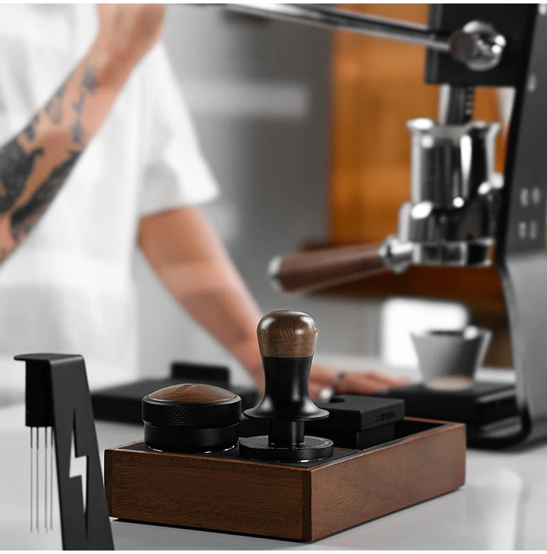 MHW-3BOMBER Tamper de Café 30lbs - Base Ondulada, Presión Constante, Tamper para Espresso con 3 Resortes, Herramienta para Baristas en Casa