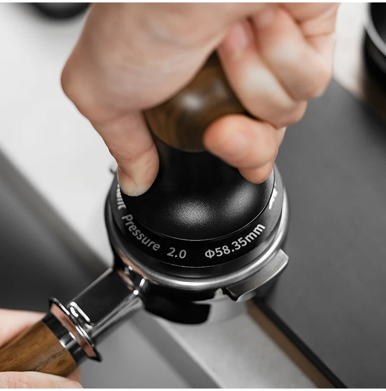 MHW-3BOMBER Tamper de Café 30lbs - Base Ondulada, Presión Constante, Tamper para Espresso con 3 Resortes, Herramienta para Baristas en Casa