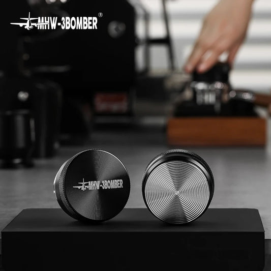 MHW-3BOMBER Distribuidor de Café y Tamper para Espresso 51/53/58 mm - Set Profesional con Tapete de Prensado y Cepillo, Accesorio para Baristas en Cas